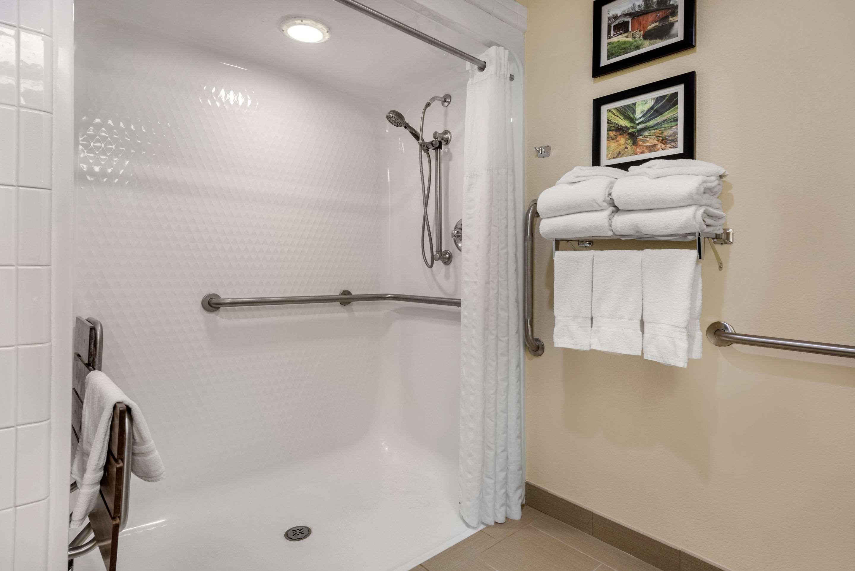 Comfort Area Hotel 3*